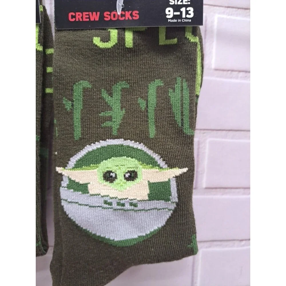 2 Pair, Disney Star Wars Grogu In‎ Pram Baby Yoda Novelty Crew Socks 9-13, NWT